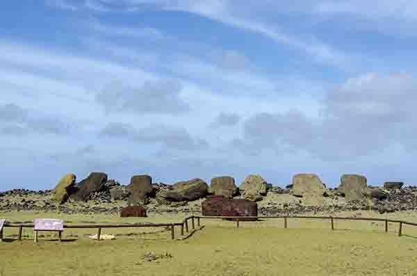 210 - Chile - isla de Rapa Nui o Pascua - Ahu Hanga Te'e